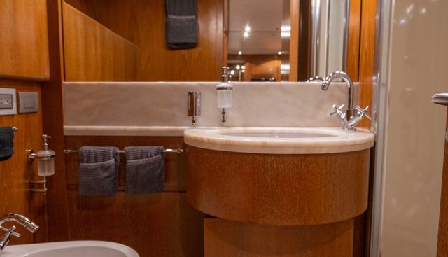 LOSAND yacht for sale 39