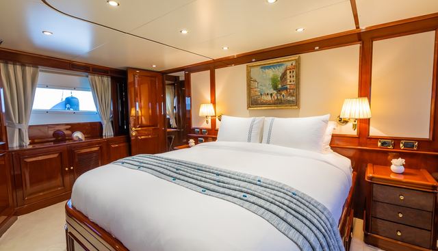 STELLA FIERA yacht for sale 22