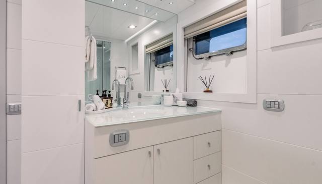 ZIA yacht for sale 37