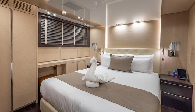 BACK 9 AND A HALF yacht for sale 22