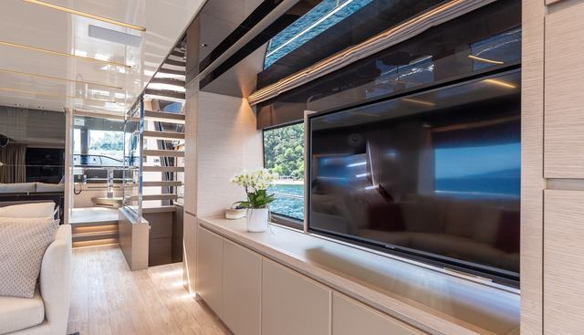 REGINE OF CANNES yacht for sale 7