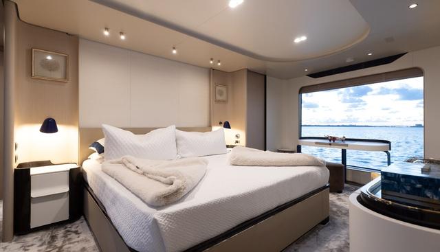 LA MAMA yacht for sale 10