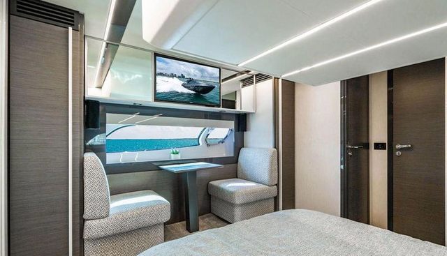 Two Bite yacht for sale 37