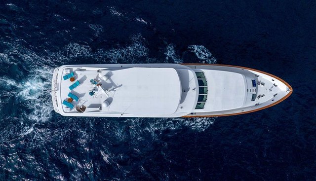 DIRT POOR yacht for sale 10