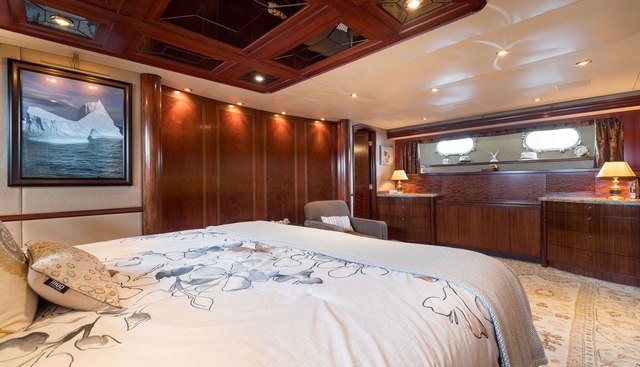 REPOSADO yacht for sale 15