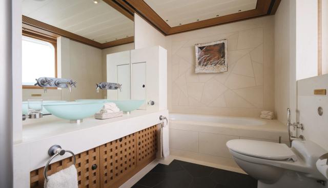 Pelorus yacht for sale 34