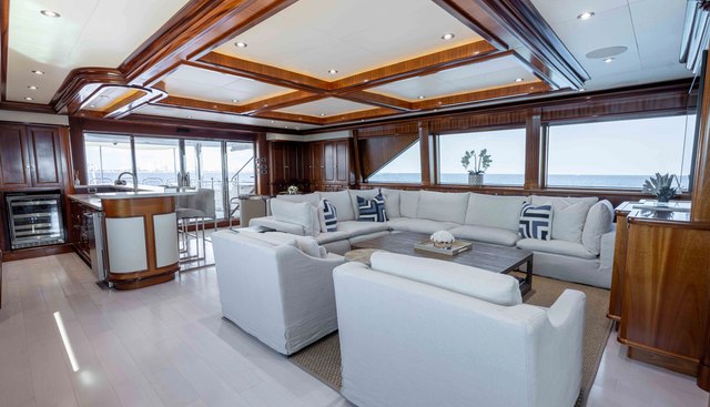 LUCY yacht for sale 25
