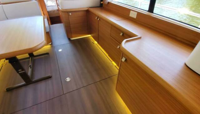 Greenline 40 yacht for sale 39