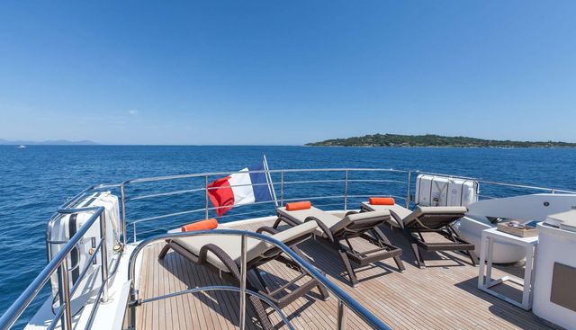 MIRA yacht for sale 29