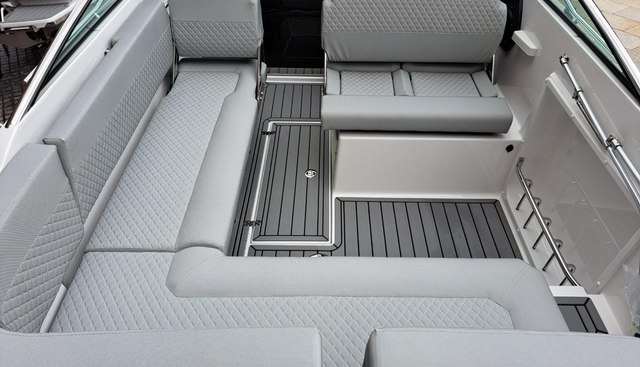 Great Cockpit Layout yacht for sale 25