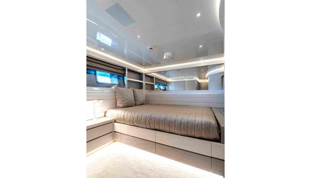 AQUILA yacht for sale 24