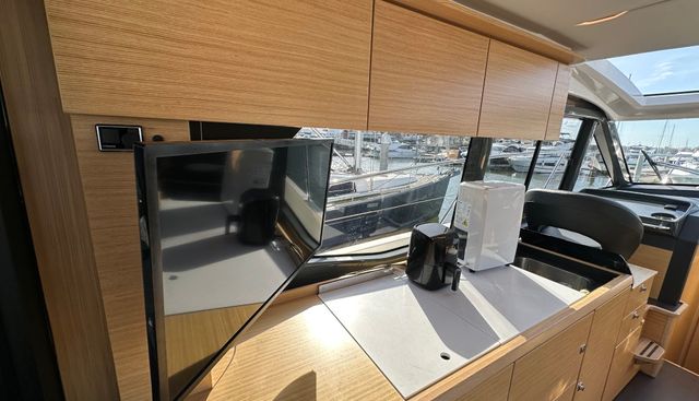 Hattie Grace yacht for sale 30