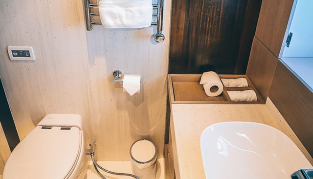 TRAMONTO yacht for sale 29