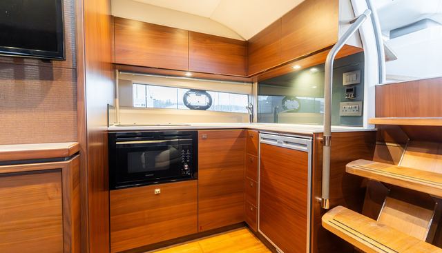 NO WORRIES OF HAMBLE yacht for sale 20