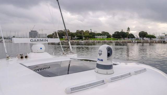 Commodore Two yacht for sale 40