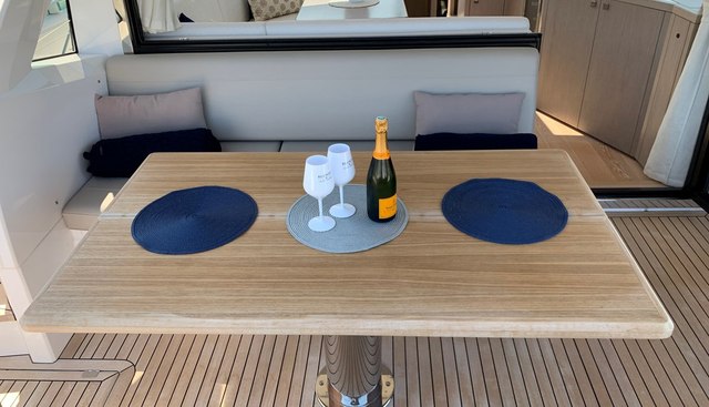 SUNSEEKER PREDATOR 50 yacht for sale 14