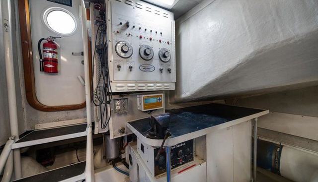 Octopi yacht for sale 52