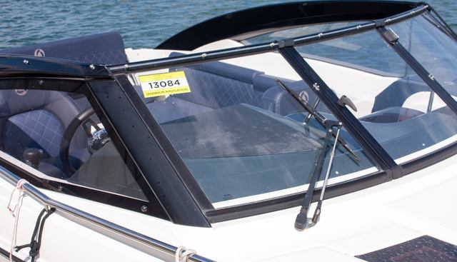 Parker 630 DC yacht for sale 12