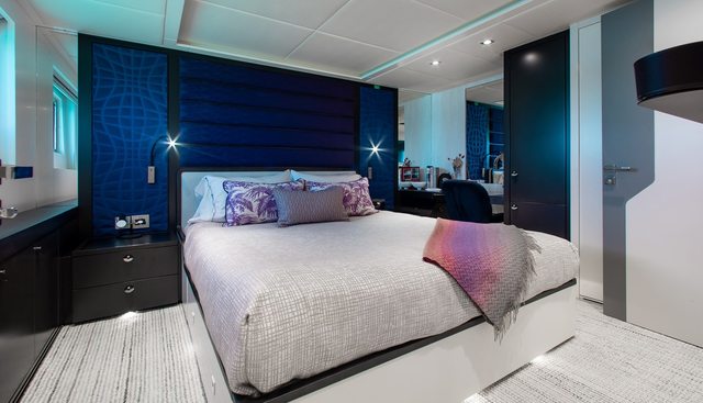 Curfew II yacht for sale 15