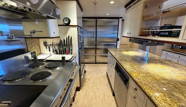 ZEXPLORER yacht for sale 9
