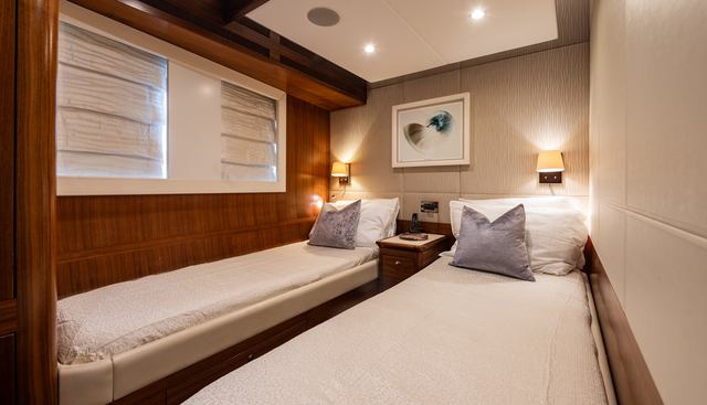 Firefly yacht for sale 35