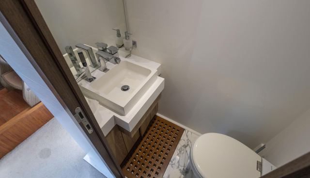 Luna of Chester yacht for sale 183