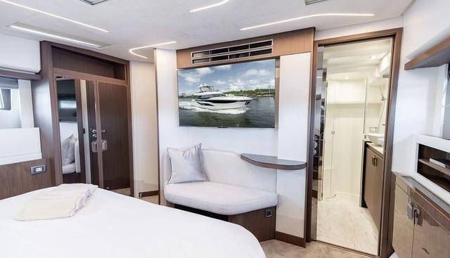 F4.9 yacht for sale 39