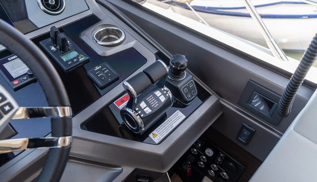 3042568 yacht for sale 38