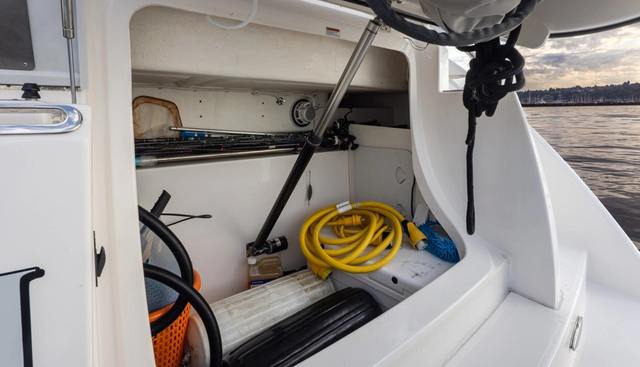 TIARA C49 COUPE yacht for sale 12