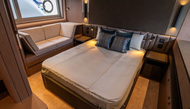 4282555 yacht for sale 29