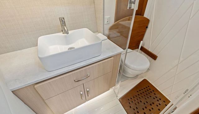 Blue Eyes yacht for sale 40