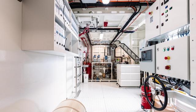 MIDNIGHT SAGA yacht for sale 62