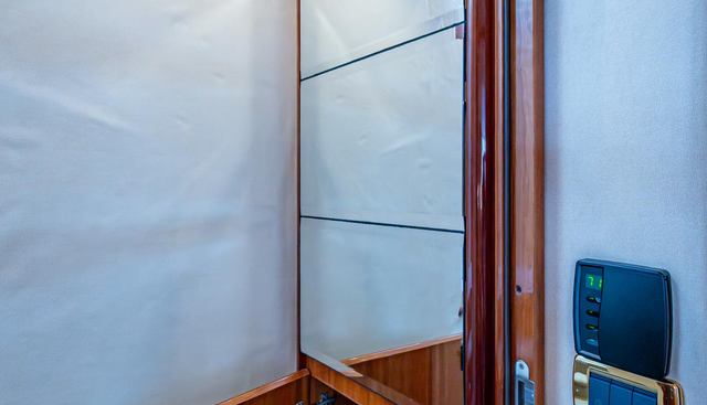 TO LIFE! yacht for sale 43