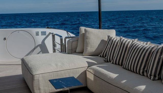 FERRETTI INFYNITO 90 yacht for sale 10