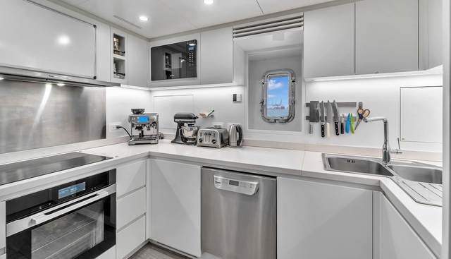 Nana I yacht for sale 30