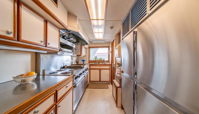 ESCAPE OF LONDON yacht for sale 20