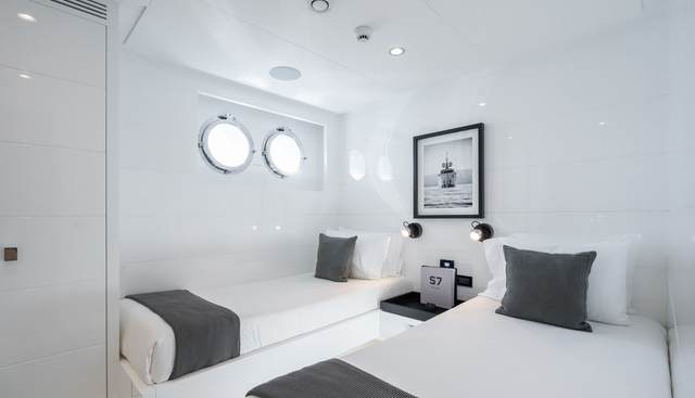S7 yacht for sale 50