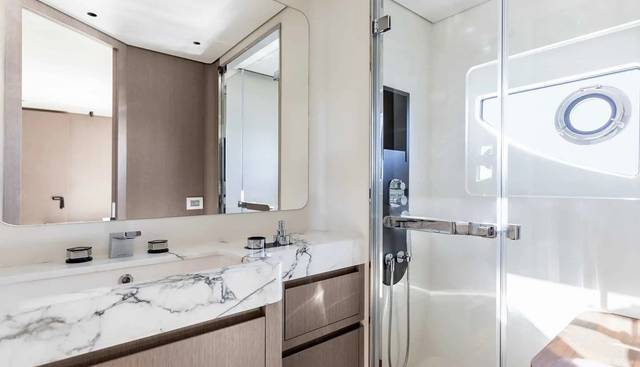 AZIMUT GRANDE 26 M yacht for sale 17