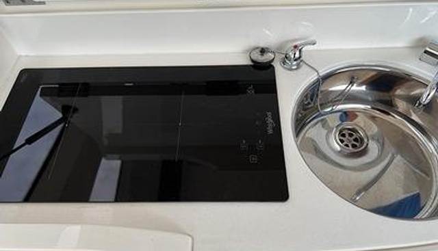 Flinga yacht for sale 10