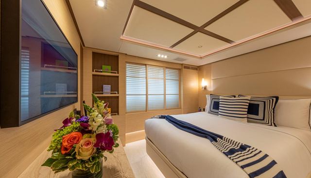 SUR LA MER yacht for sale 17