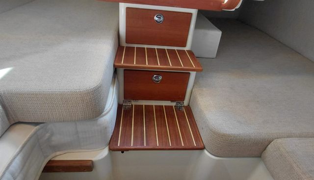 Razor crest yacht for sale 49
