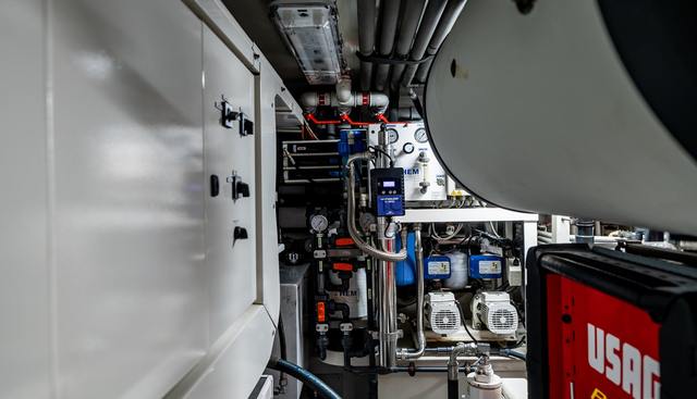 Firefly yacht for sale 47