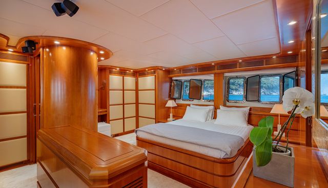 LIMION yacht for sale 12