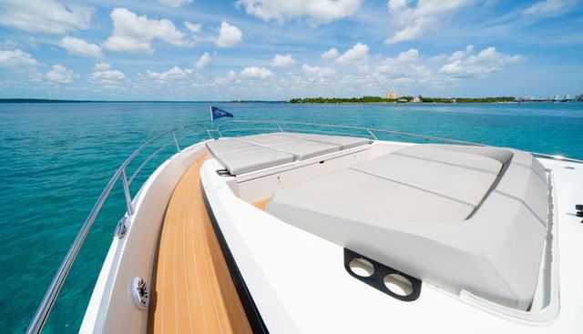 Fin yacht for sale 33