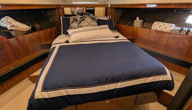 Casa Amigos yacht for sale 35
