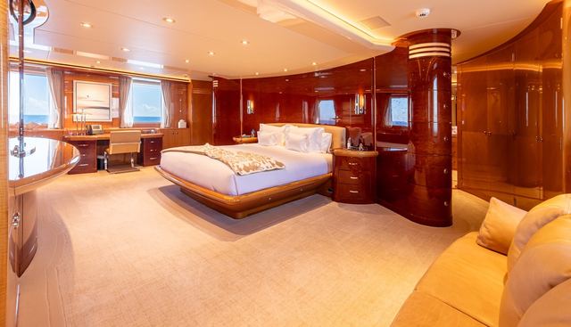 Mystique yacht for sale 20