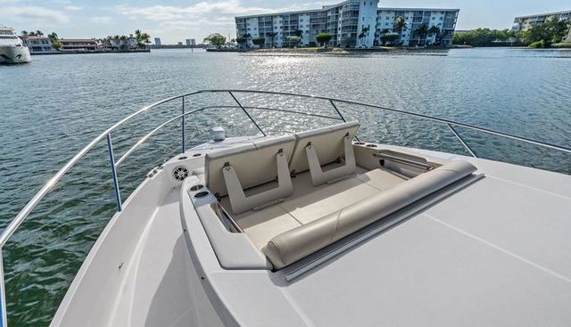 Treehouse yacht for sale 32