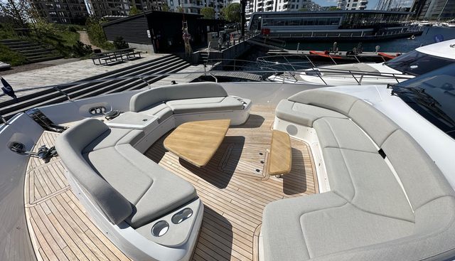 Y80018 yacht for sale 8