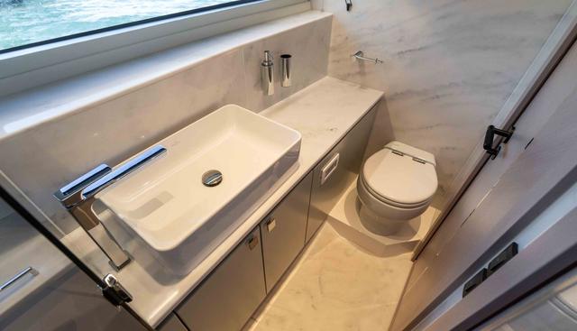 7572655 yacht for sale 37