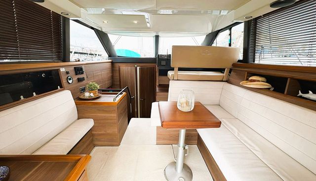 F380 yacht for sale 14